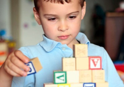 ¿Quieres saber si tu hij@ tiene riesgo de  presentar autismo usando la encuesta M-Chat-R ?